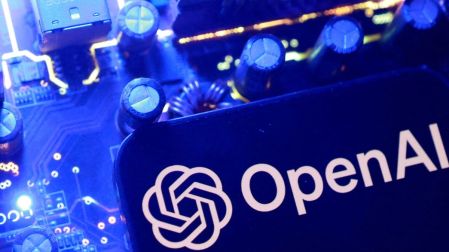 Apple demanda a OpenAI; la acusa de un 'perverso robo de secretos comerciales'.