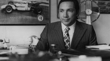 Rodríguez inició su carrera en motocicletas en 1952, siendo campeón nacional dos años más tarde