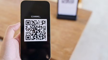 La popularidad del código QR creció con los teléfonos inteligentes y se aceleró durante la pandemia de COVID-19.