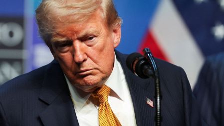 Trump amenaza con controlar el estrecho de Ormuz y cobrar 20% a los barcos: 'Nos van a pagar'.