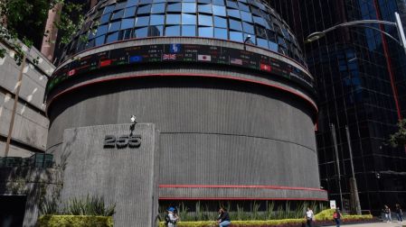 BMV impulsa a empresas con más de 355 mil mdp en financiamiento.