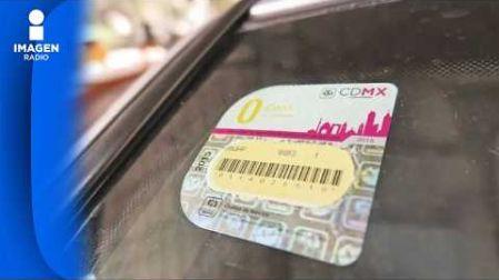 En Autos en Imagen se comenta que en la Zona Metropolitana del Valle de México se ha reportado la circulación de hologramas de verificación falsos. Se advierte a los automovilistas que portar estas calcomanías ilegales no es una falta menor, sino un delito que puede castigarse con prisión.
Los conductores del espacio informativo exhortan a la población a realizar el trámite de verificación de manera personal, enfatizando que es un proceso sencillo si el automóvil se encuentra en óptimas condiciones mecánicas y se cuenta con la documentación en regla.
#verificaciónvehicular #hologramadeverificacion
COMENTA ESTE VIDEO Y COMPARTELO CON TUS AMIGOS
No olvides dejarnos tus comentarios y visitarnos en
Sitio: http://www.imagenradio.com.mx
Facebook: https://www.facebook.com/ImagenRadio/?locale=es_LA
Twitter: https://x.com/Imagen_Mx
Suscríbete a nuestro canal:
https://www.youtube.com/channel/UCB0BUmdBOrH9mYU2ebs1eWA
#imagenradio #noticiasenvivo