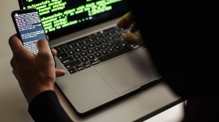 Pymes mexicanas se preparan contra ciberataques; buscan capacitar a 500 mil negocios.
