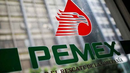Petróleos Mexicanos (Pemex) desmintió de forma contundente las versiones periodísticas que señalan un supuesto desfalco o pérdida descontrolada de hidrocarburos en su operación interna.