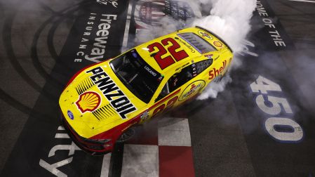 Logano llegó a 38 victorias en NASCAR Cup