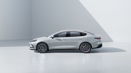 Vista lateral del BYD King 2027