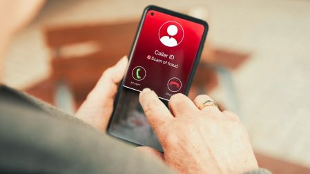 Las llamadas de premios falsos buscan obtener dinero o datos personales.