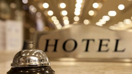 Hoteles no alcanzan la ocupación esperada por el Mundial; lo compensan con alza en tarifas.