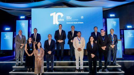 Klaus Von Moltke y representantes del estado de San Luis Potosí, en el evento de aniversario