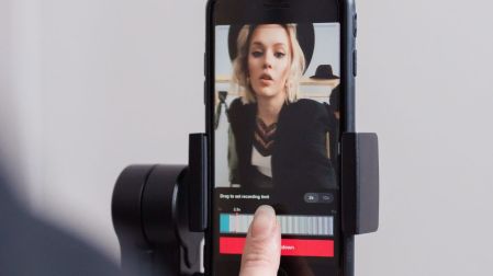 El algoritmo de TikTok analiza cómo interactúas con cada video.