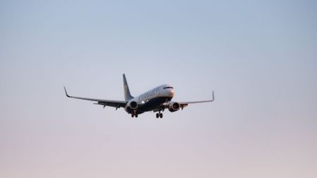 ¿Subirán los precios de los vuelos? Por qué las aerolíneas de bajo costo están en crisis.