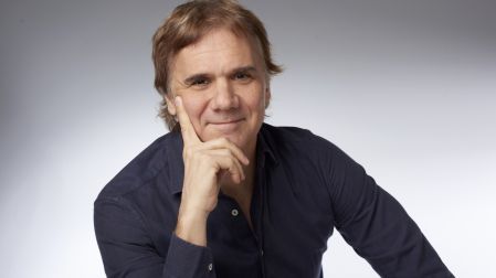 Juan Tonelli es escritor y conferencista