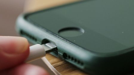 Evita que la batería del celular se descargue por debajo del 20%.