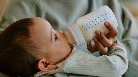 Mitos y verdades sobre las fórmulas infantiles y su publicidad