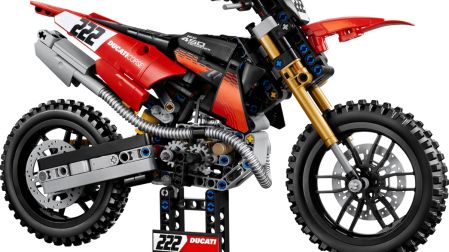 Ducati también se hace presente en la serie Technic