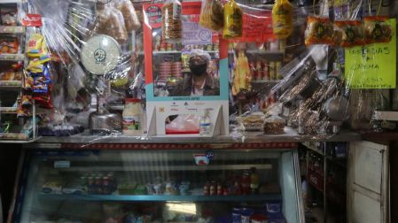 Más mexicanos piden fiado en las tienditas para comprar lo básico: Anpec.