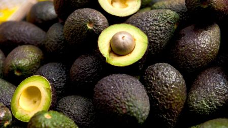EU suspende importaciones de aguacate de Michoacán por alerta de seguridad.