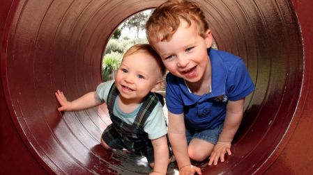 ¿Qué es el síndrome del hermano de en medio? Señales, características y qué dice la psicología