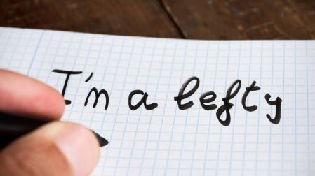 ¿Por qué algunas personas nacen zurdas? Esto dicen la genética y el cerebro