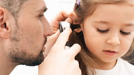 Examen médico escolar_qué revisiones necesitan los niños para el regreso a clases