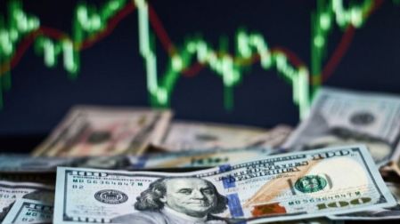 Dólar se debilita: peso mexicano acumula ganancia de 2.28% en 10 sesiones.