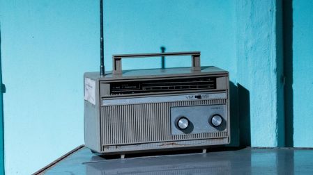 México tiene 253 estaciones de radio de uso social: CRT.
