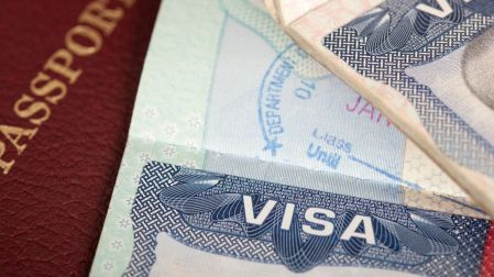 ¿Por qué EU puede revocar una visa y cómo volver a solicitarla?
