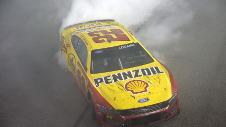 Logano llegó a 39 victorias en la serie
