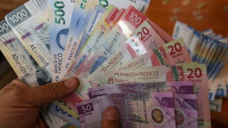 Cambios fiscales dan frutos: IEPS a refrescos y aranceles impulsan los ingresos públicos.