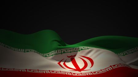Bloqueo de EU e inflación golpean a Irán: familias ya compran comida a crédito.