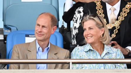 El hijo menor de Isabel II y Felipe aparece ahora después de sus sobrinos nietos y ocupa el puesto 16.