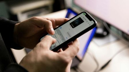 WhatsApp permite compartir información que puede contener datos personales.