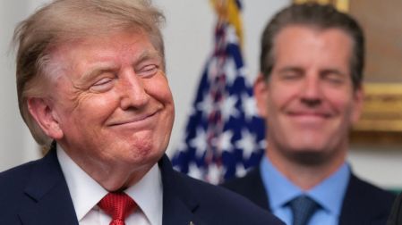 Bitcoin supera los 70 mil dólares tras respaldo de Trump a ley sobre criptomonedas.