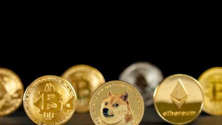 Bitcoin supera los 70 mil dólares tras respaldo de Trump a ley sobre criptomonedas.