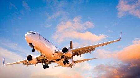Tráfico aéreo de México cae 3%; pierde 293 mil pasajeros.