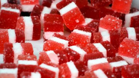 ¿Qué es el colorante Rojo 3 y por qué la FDA y la Cofepris lo prohibieron?