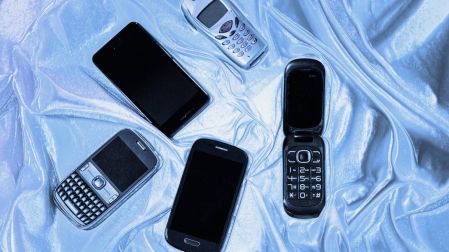 Las pantallas grandes pueden facilitar la lectura de mensajes y contactos.