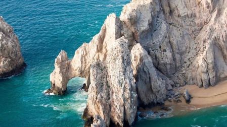 Nueva ruta Los Cabos-Puebla de Volaris transporta 10 mil 900 pasajeros en dos meses.