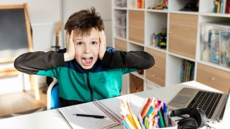 Por qué a los niños les da colitis o estreñimiento al regresar a clases