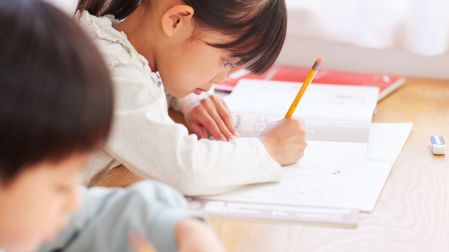 Por qué a los niños les da colitis o estreñimiento al regresar a clases
