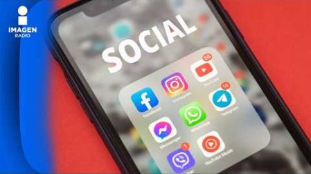 El impacto del diseño adictivo de las plataformas digitales en la salud mental de los menores genera millonarias demandas judiciales, en entrevista con Emilio Vallesvidrio y Santiago Vizl, Luly Vera, estratega de marca y creadora de contenido de Brandsetera, detalla el acuerdo histórico alcanzado por Meta.

La especialista analiza las repercusiones del uso excesivo de las redes sociales en los adolescentes y expone las nuevas restricciones implementadas en las plataformas.

00:00 - Demanda contra Meta por adicción en adolescentes.
04:05 - Acuerdo histórico y destino de los recursos para salud mental.
06:28 - Nuevas restricciones y límites de uso en plataformas digitales.


COMENTA ESTE VIDEO Y COMPARTELO CON TUS AMIGOS

Para más información entra: https://www.youtube.com/watch?v=6pLXCoJQvPE

No olvides dejarnos tus comentarios y visitarnos en 

Sitio: http://www.imagenradio.com.mx 
Facebook: https://www.facebook.com/ImagenRadio/?locale=es_LA
Twitter: https://x.com/Imagen_Mx
¡Dale like y suscríbete al canal!:  https://www.youtube.com/channel/UCB0BUmdBOrH9mYU2ebs1eWA

#imagenradiolive #imagenradioenvivo #imagenradio #noticiasenvivo #noticias #imagen #radio #RedesSociales #SaludMental #Meta #Tecnologia #Adolescentes