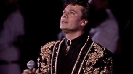 Juan Gabriel se sorprendió por el cariño del público en Bellas Artes.