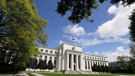 La Fed abre la puerta a nuevas subidas de tasas si la inflación persiste, dice Warsh