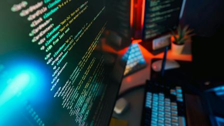 OpenAI, Google y otras tecnológicas piden mejorar la ciberseguridad ante ataques con IA.