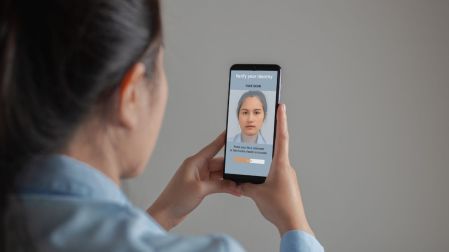 ¿La persona existe o fue creada con IA? El nuevo reto para verificar identidades.