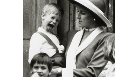 El divorcio de Diana y Carlos provocó importantes cambios en el estatus de la princesa, entre ellos la pérdida de “Su Alteza Real”.