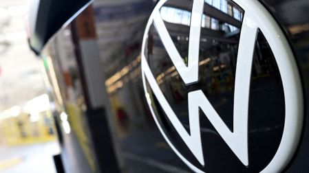 Volkswagen recorta jornadas en su planta de Puebla; afectará a 786 trabajadores
