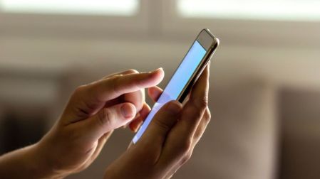 Celulares en las escuelas_deben prohibirse o regular su uso en los niños
