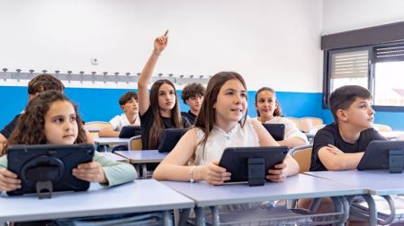 Celulares en las escuelas_deben prohibirse o regular su uso en los niños
