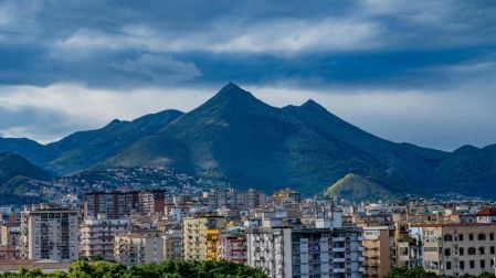 ¿En qué consiste el acuerdo petrolero entre Venezuela y EU? Estos son sus 3 niveles.